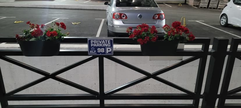 Parking Apartman Alf apartmani žuti Zlatibor