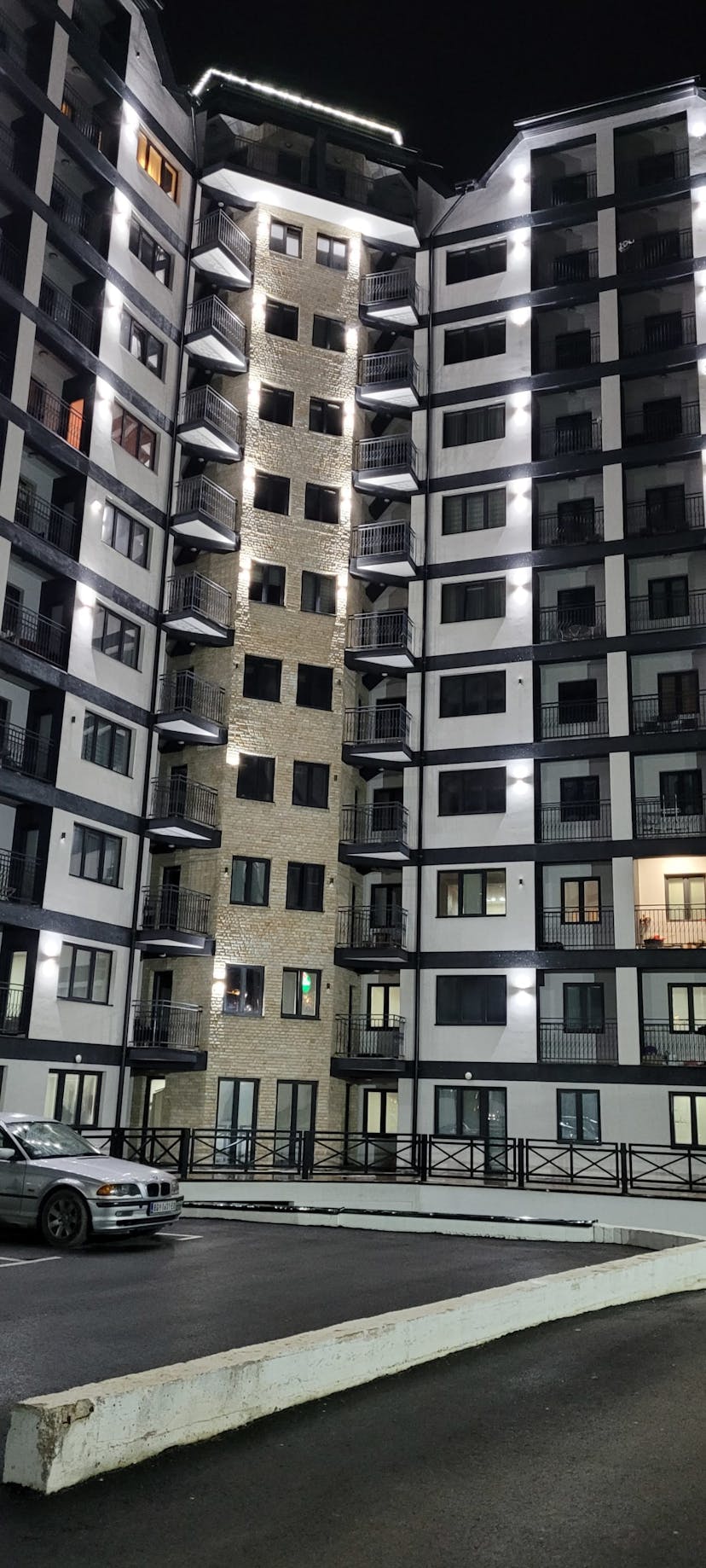 Zgrada Apartman Alf apartmani žuti Zlatibor